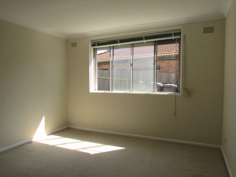 2/16 Bent Street, Warrawong NSW 2502