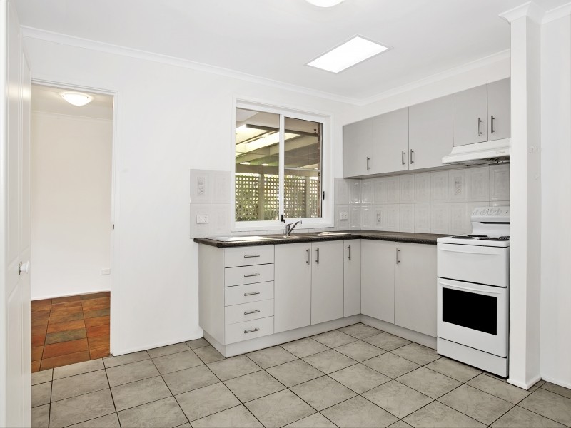 4 Kevin Road, Albion Park NSW 2527