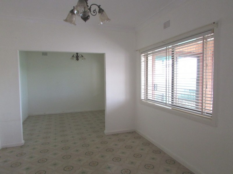 15 Malcolm Street, Cringila NSW 2502