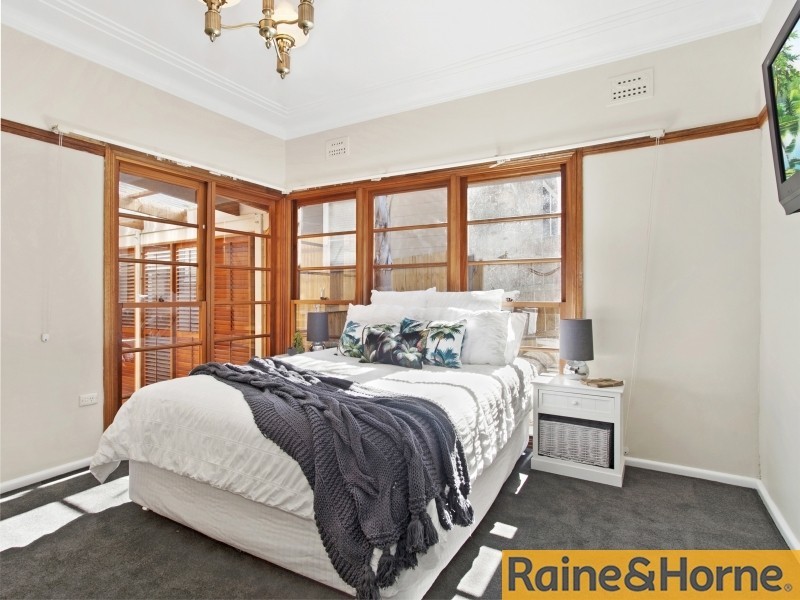 21 Meares Avenue, Mangerton NSW 2500