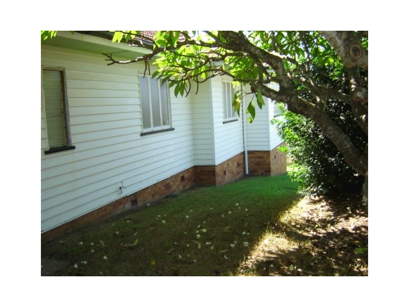 2 Bentley St, Morningside QLD 4170