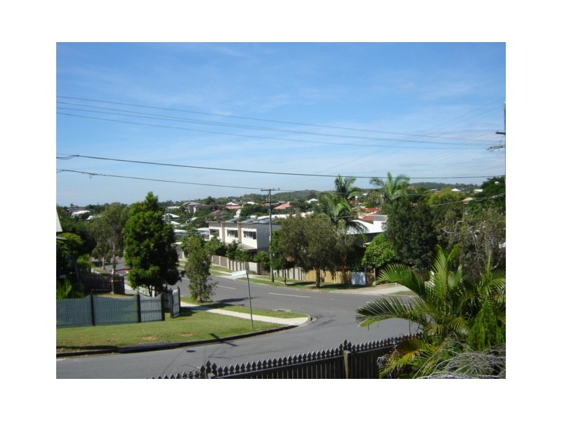 2 Bentley St, Morningside QLD 4170