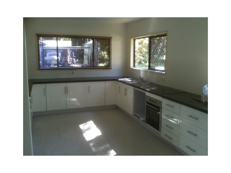 3 Phillips Street, Coochiemudlo Island QLD 4184