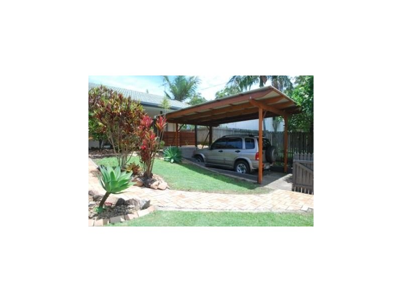 64 Crown Rd, Alexandra Hills QLD 4161