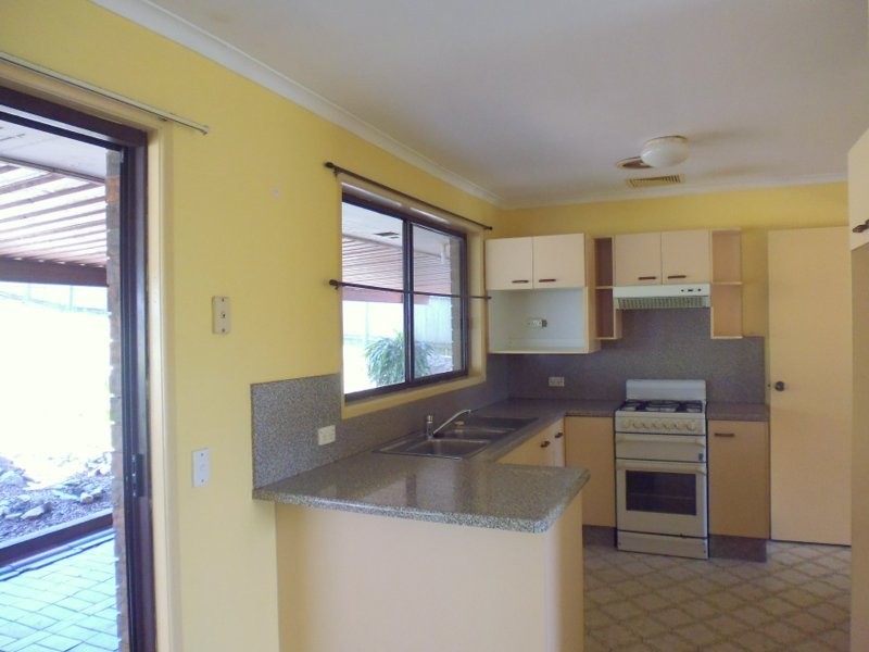 28 Helmsley Court, Carindale QLD 4152