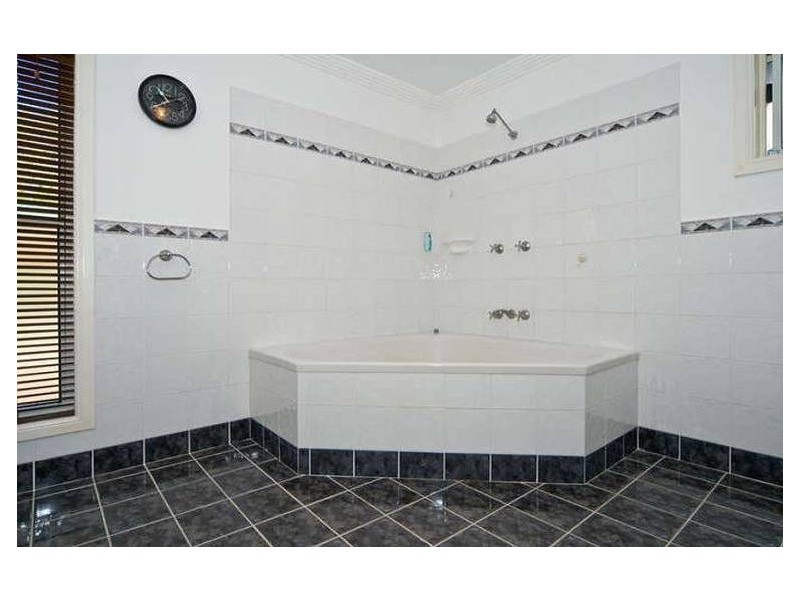 175 Torbay Rd, Chandler QLD 4155