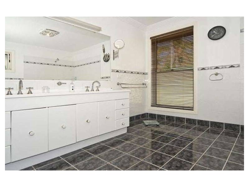 175 Torbay Rd, Chandler QLD 4155