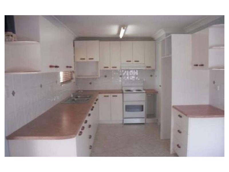 4 Holloway St, Birkdale QLD 4159