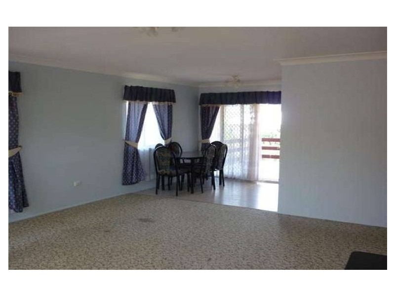 4 Holloway St, Birkdale QLD 4159