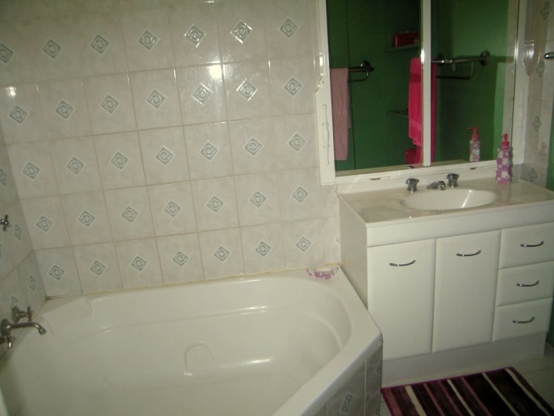 14 Collingwood Rd, Birkdale QLD 4159