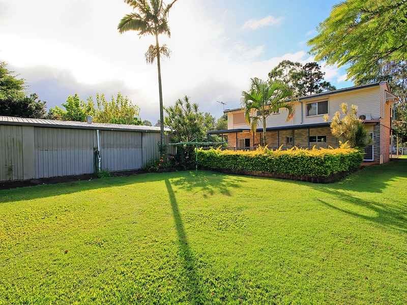 153 Kianawah Rd, Wynnum West QLD 4178