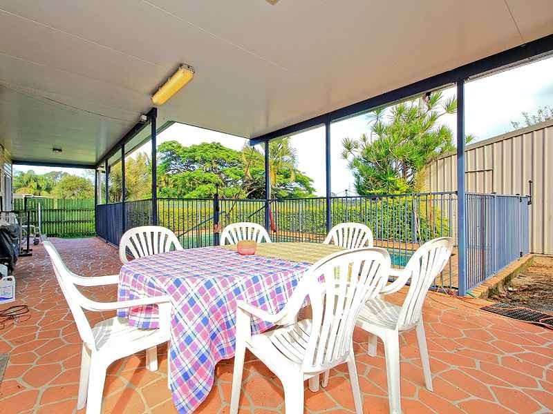 153 Kianawah Rd, Wynnum West QLD 4178