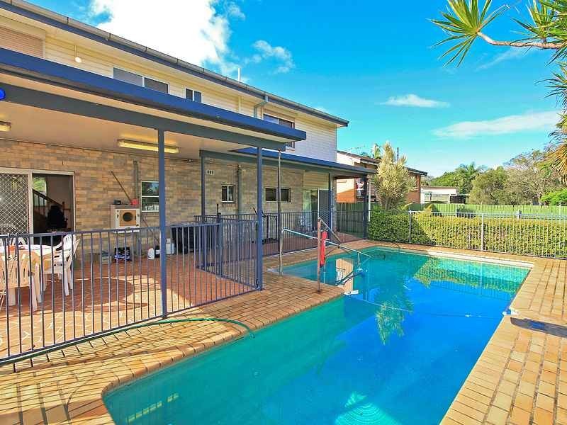 153 Kianawah Rd, Wynnum West QLD 4178