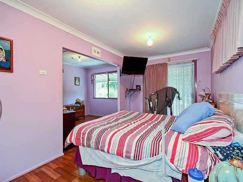 153 Kianawah Rd, Wynnum West QLD 4178