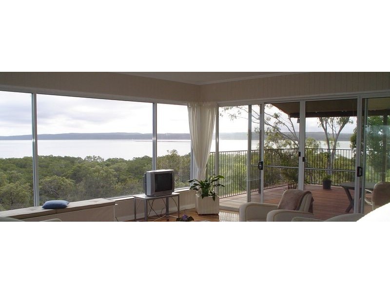 3 Island Outlook, Macleay Island QLD 4184