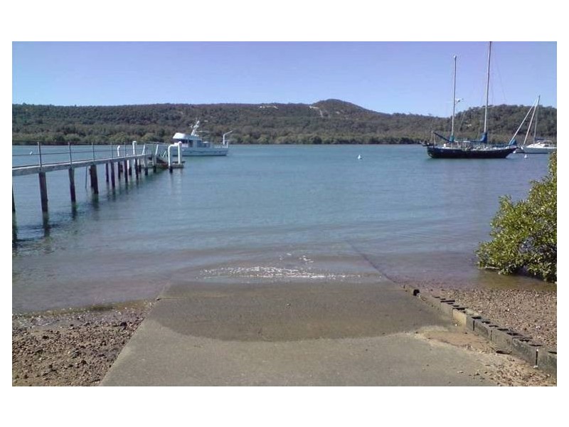 85 Wahine Drive, Russell Island QLD 4184
