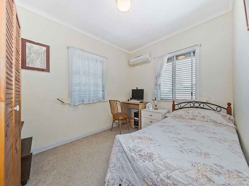 18 Montfort St, Cannon Hill QLD 4170