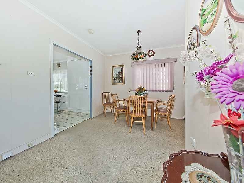 18 Montfort St, Cannon Hill QLD 4170