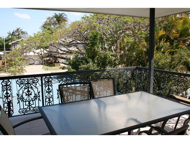 261 WONDALL ROAD, Wynnum West QLD 4178