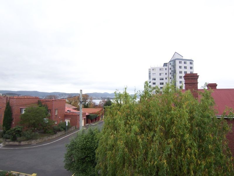 Battery Point TAS 7004