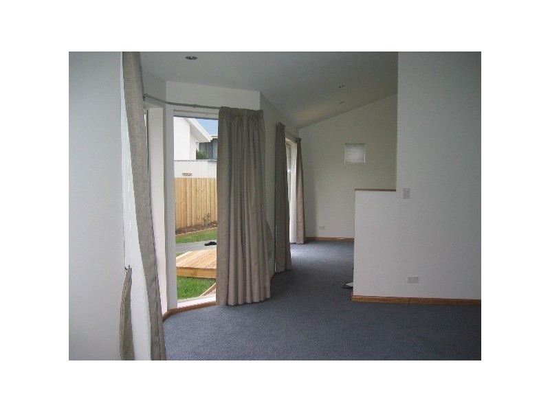 Unit 3/2a MANOR GARDENS, Kingston TAS 7050