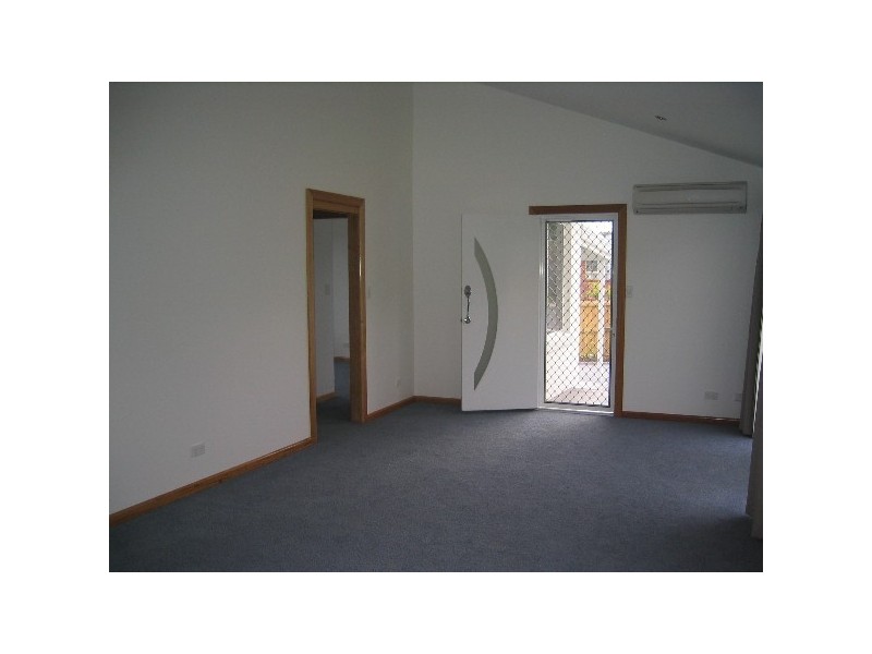 Unit 3/2a MANOR GARDENS, Kingston TAS 7050