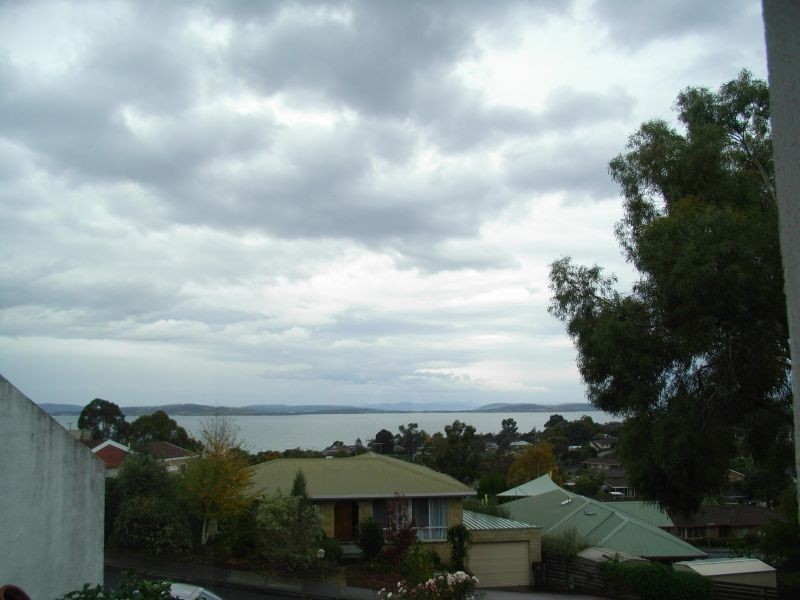 2/47 Calder Crescent, Blackmans Bay TAS 7052