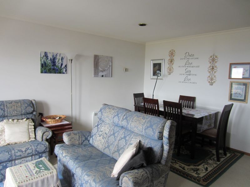 2/47 Calder Crescent, Blackmans Bay TAS 7052