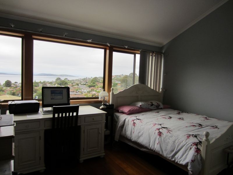 2/47 Calder Crescent, Blackmans Bay TAS 7052