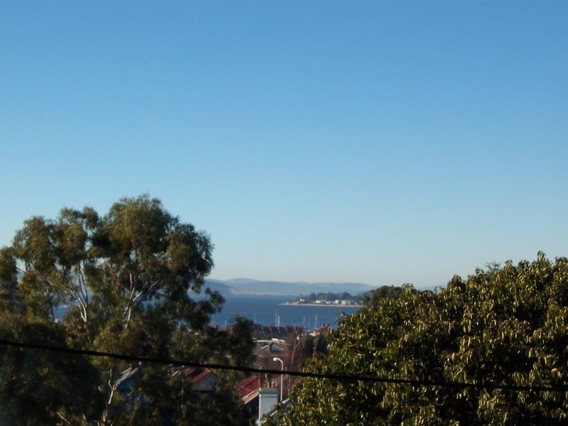 4/12 Star Street, Sandy Bay TAS 7005