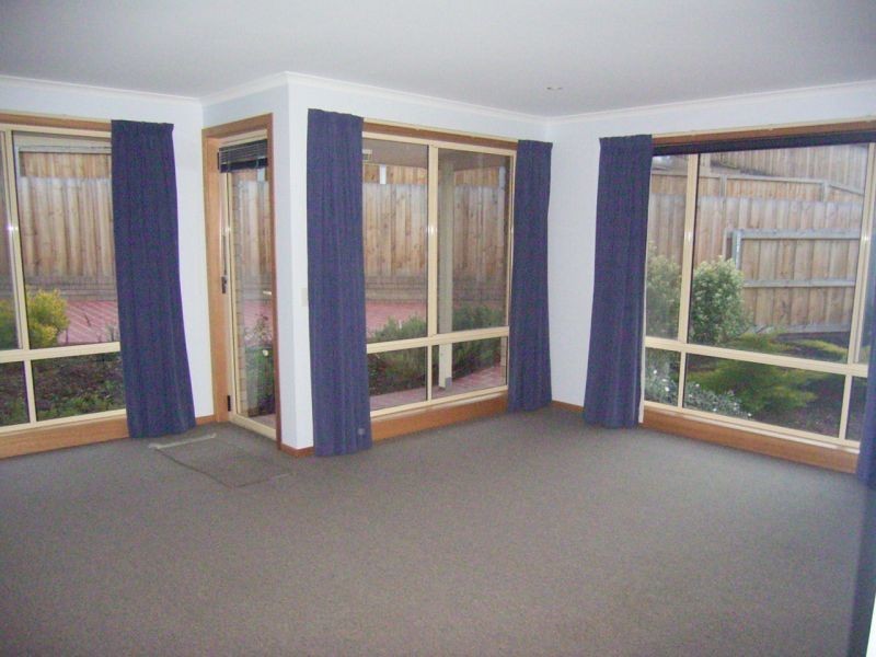 2/44 WHITEWATER CRES, Kingston TAS 7050