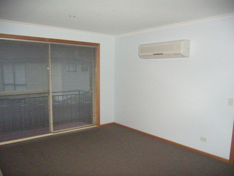 2/44 WHITEWATER CRES, Kingston TAS 7050