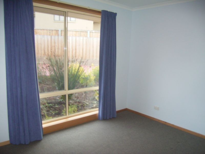 2/44 WHITEWATER CRES, Kingston TAS 7050