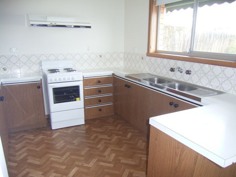 2/13 GREENWAY AVE, Lenah Valley TAS 7008