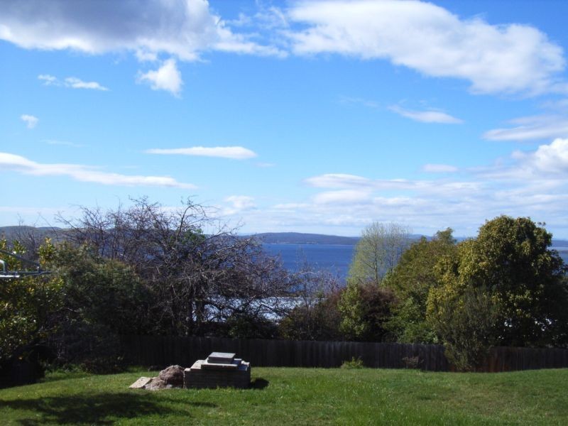 28 Oakleigh Avenue, Taroona TAS 7053