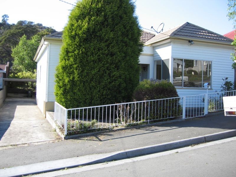 5  Oldham Avenue, New Town TAS 7008