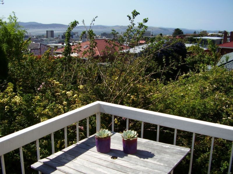8/20 PINE STREET, West Hobart TAS 7000