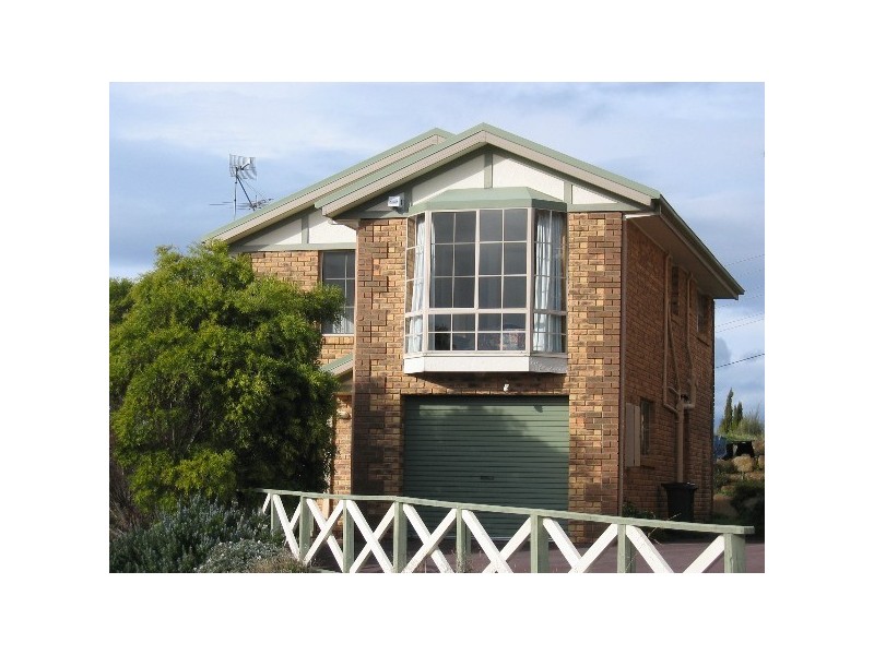 2/40 Rosehill Crescent, Lenah Valley TAS 7008