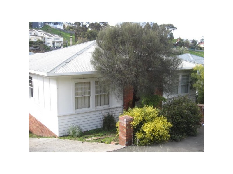 33 CATO AVENUE, West Hobart TAS 7000
