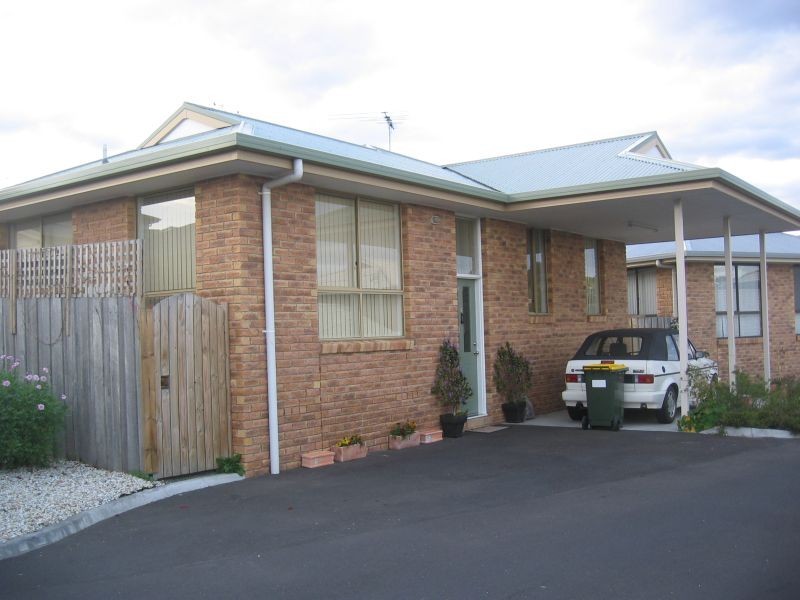 2/16 Pearsall Avenue, Blackmans Bay TAS 7052