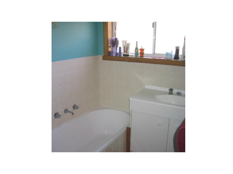 3/35 CUTHBERTSON PLACE, Lenah Valley TAS 7008