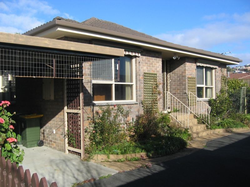 2/8 Nicholas Drive, Kingston Beach TAS 7050