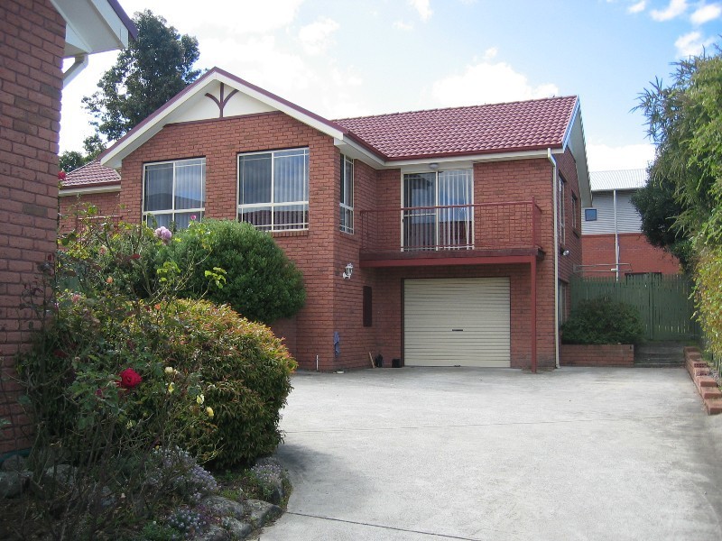 2/2 Carita Road, Blackmans Bay TAS 7052