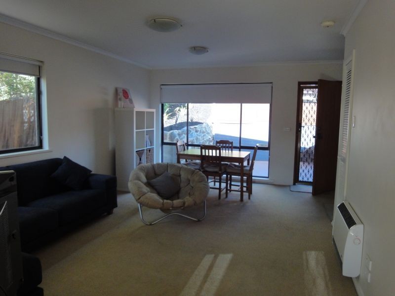 2/40  St Helens Street, Lindisfarne TAS 7015