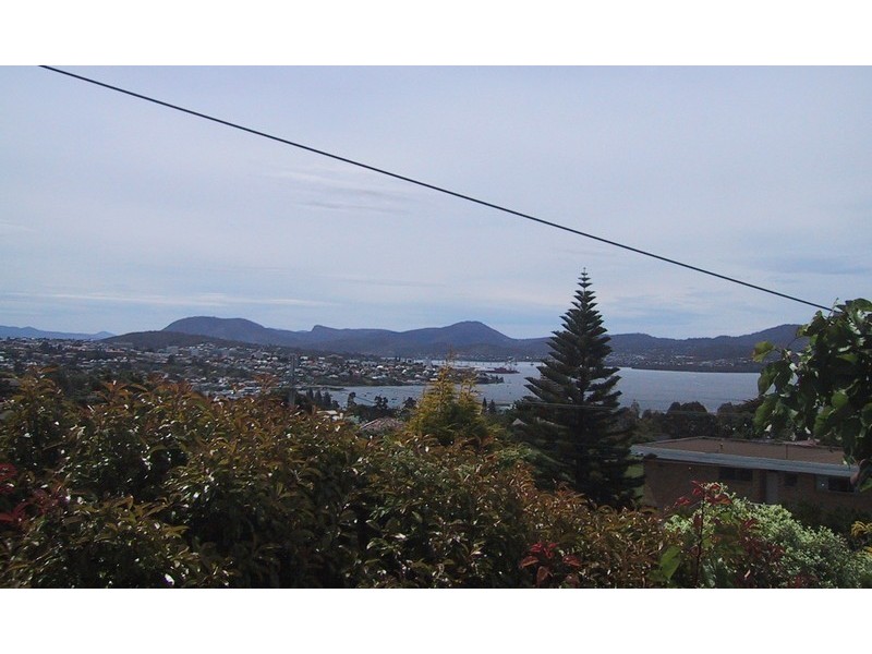 236 Churchill Avenue, Sandy Bay TAS 7005