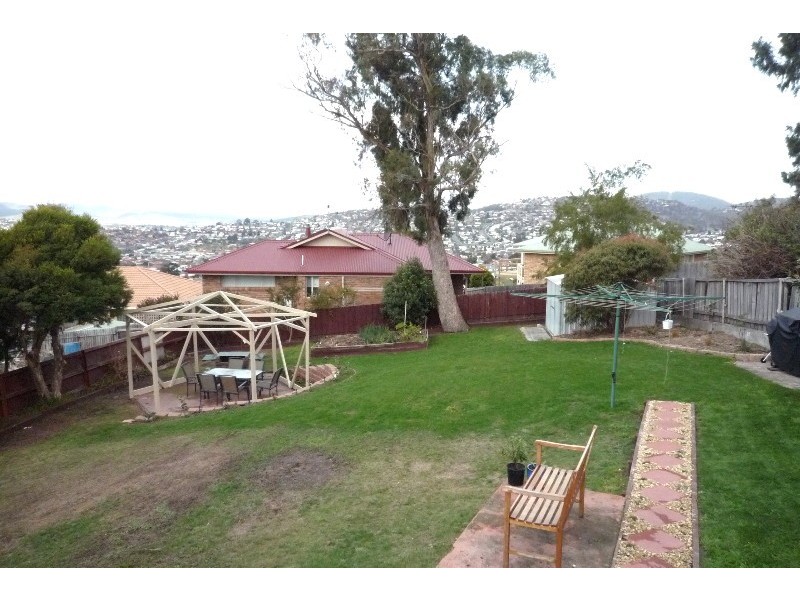 17 Elliott Road, Glenorchy TAS 7010