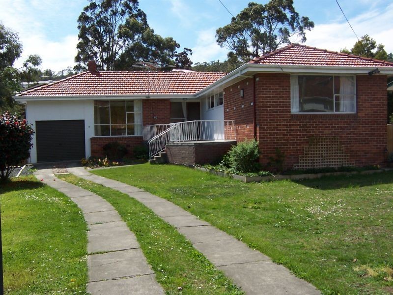 40  Henley Street, Lindisfarne TAS 7015