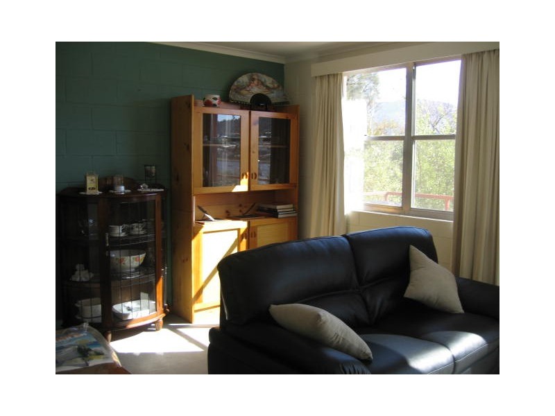 2/87 East Derwent Highway, Lindisfarne TAS 7015