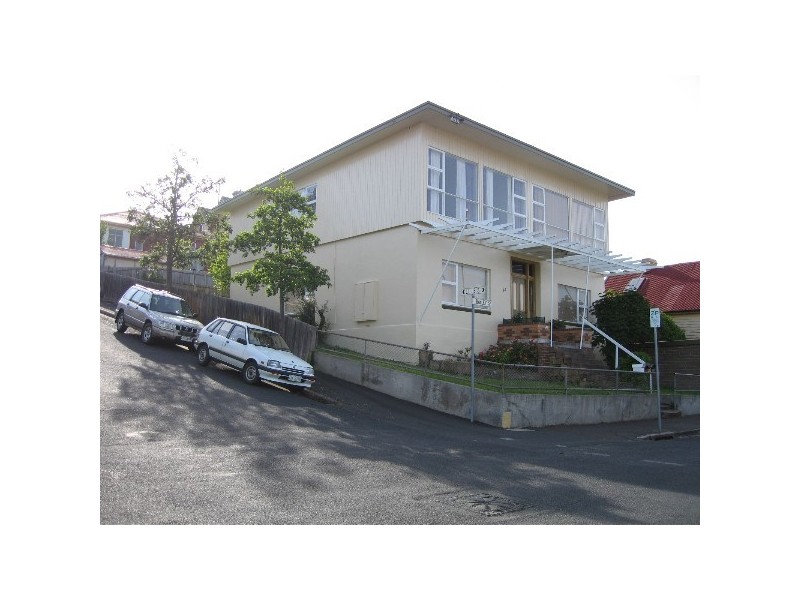 2/13 Bayley Street, Glebe TAS 7000