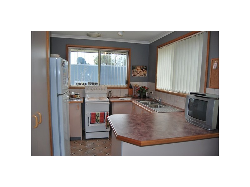 2/4 NURSERY COURT, Lenah Valley TAS 7008